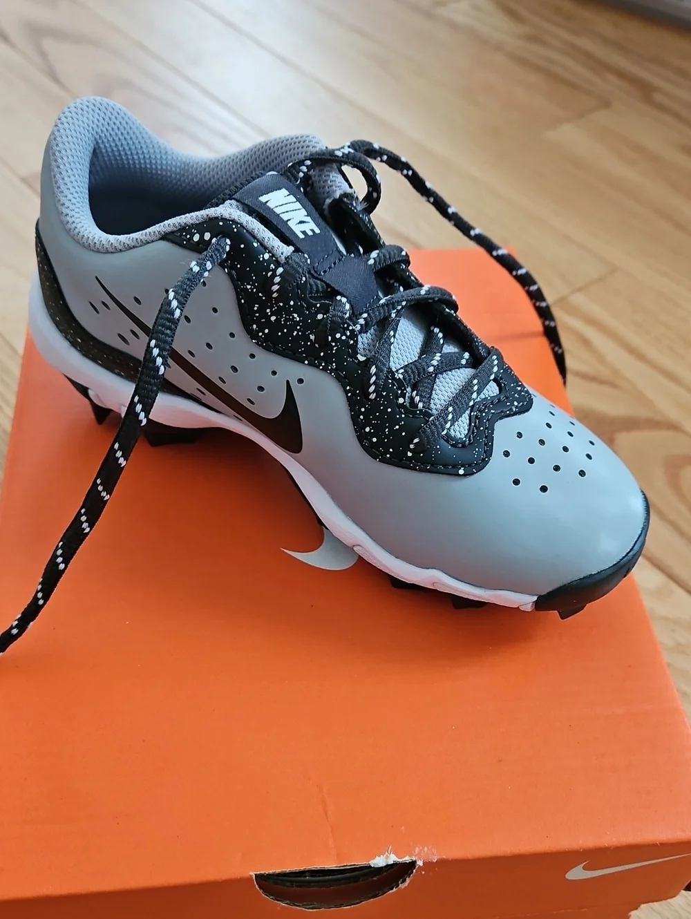 Nike Kids Gray and Black Athletic Cleats